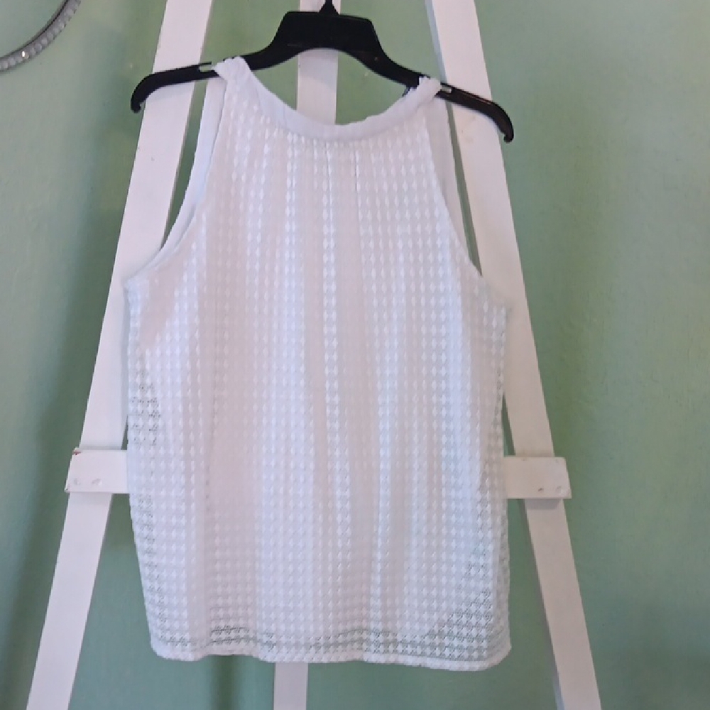 Elegant White Sleeveless Top